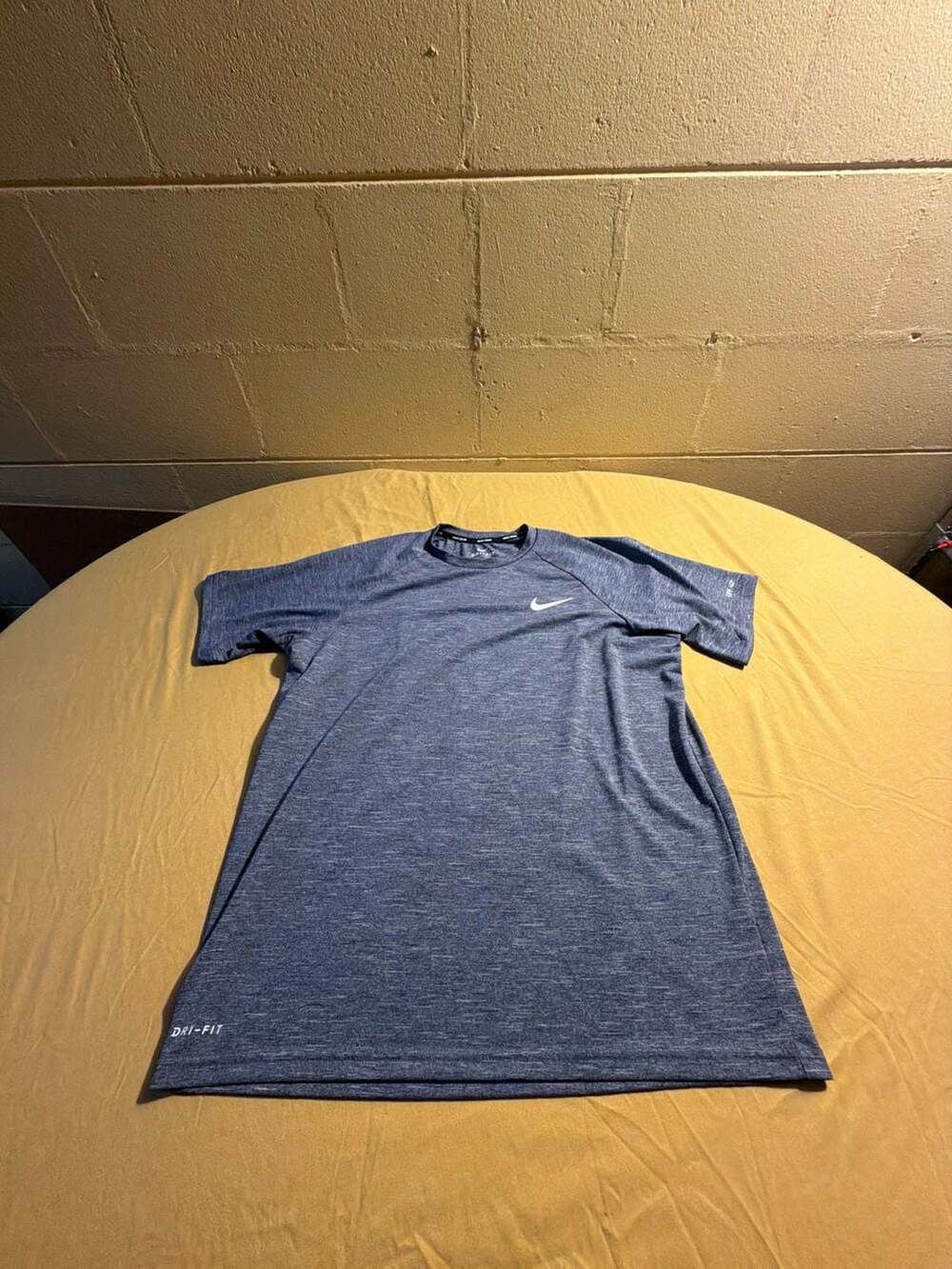 Nike Men's Hydroguard Dri-FIT UPF 40+ Short Sleeve Swim Shirt Blue Size L